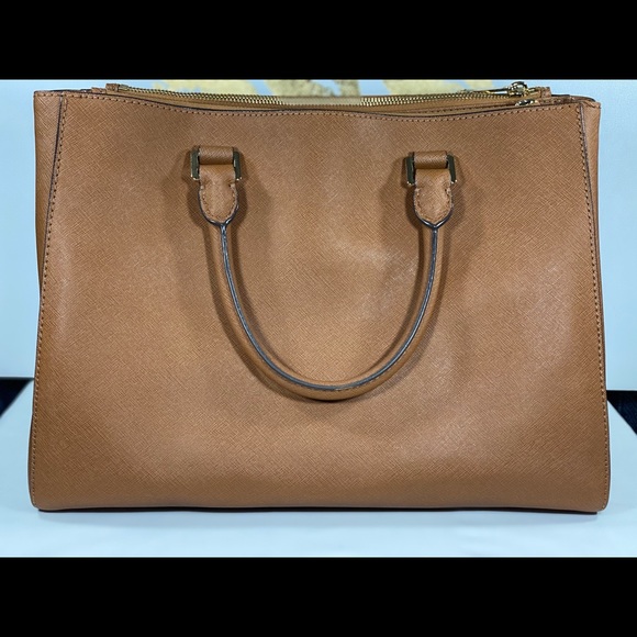 MK Handbag - Picture 3 of 11